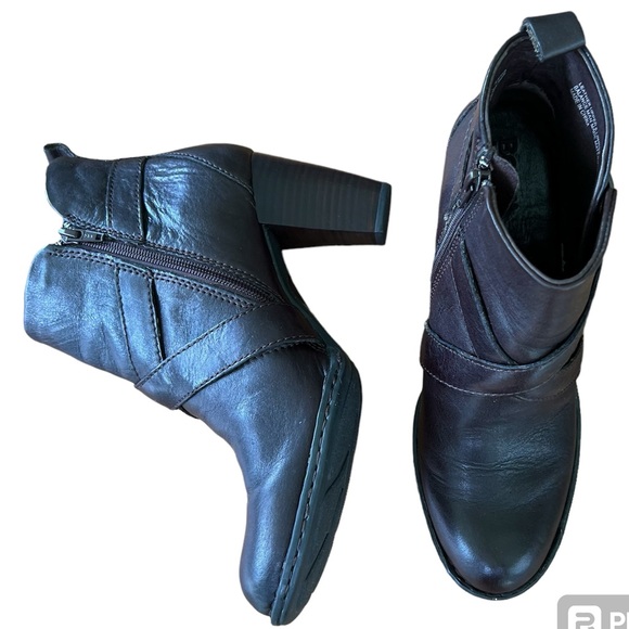 Born Women’s Leather Heel Buckle Detail Biker Ankle Boots Booties Red/Brown Sz 9 - Picture 5 of 17